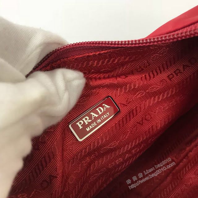 prada女包 普拉達最新爆款升級版Hobo腋下包 1NE515 肯豆同款 prada女士尼龍單肩包  pyd2239